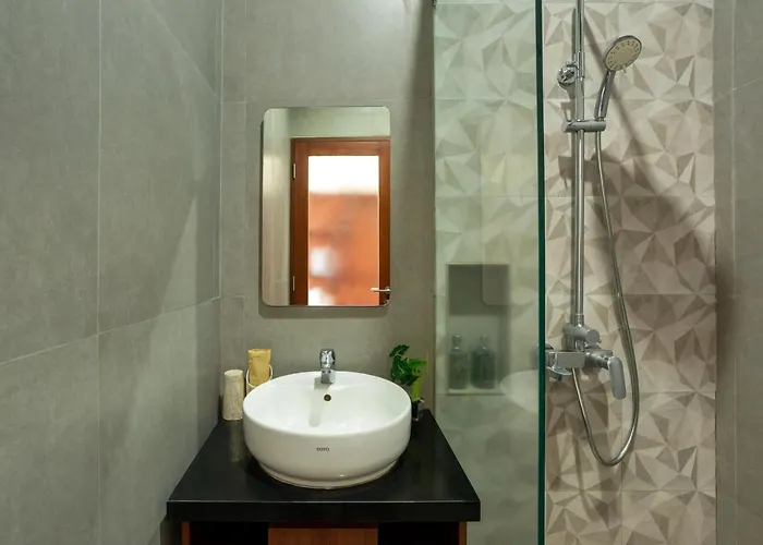 Cove Ransha Hotel